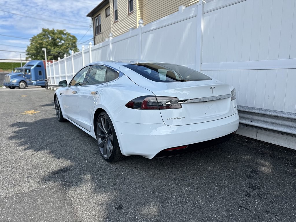 2016 Tesla Model S Image 5