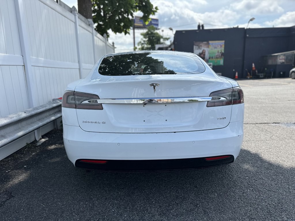2016 Tesla Model S Image 6