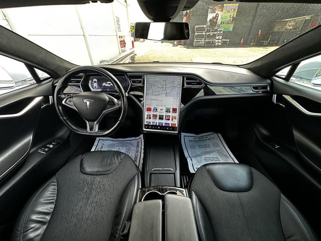 2016 Tesla Model S Image 9