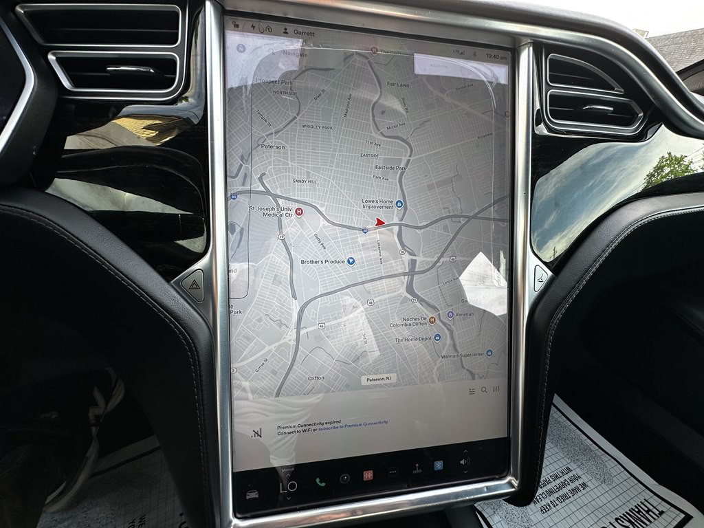 2016 Tesla Model S Image 12