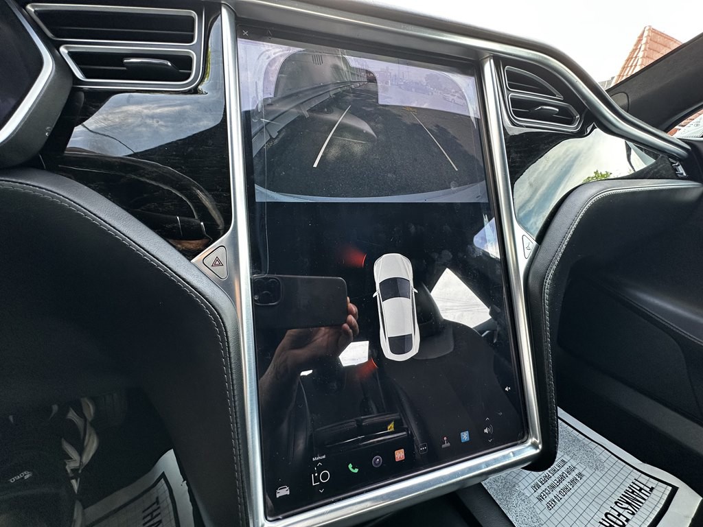 2016 Tesla Model S Image 13