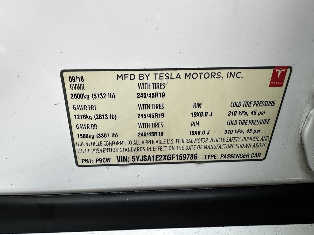 2016 Tesla Model S Image 16