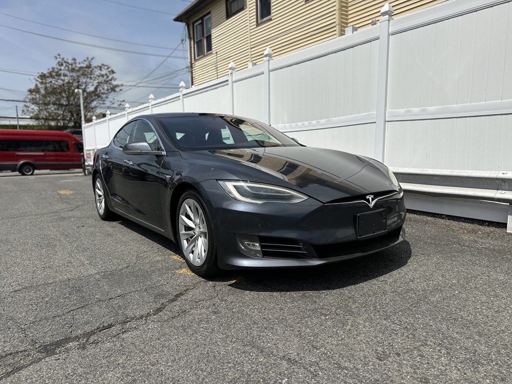 2016 Tesla Model S Image 3