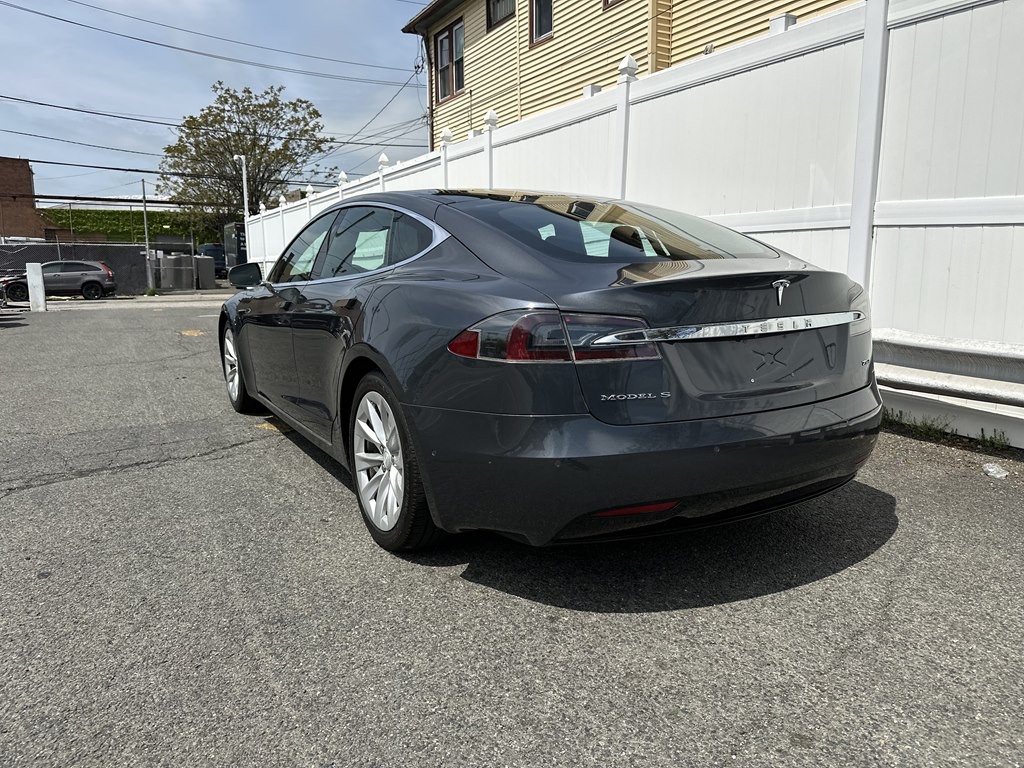 2016 Tesla Model S Image 5
