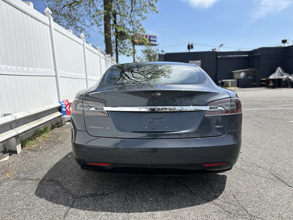 2016 Tesla Model S Image 6