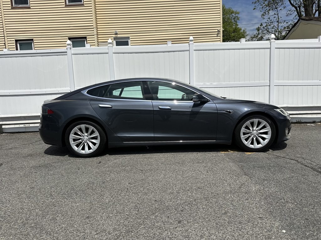 2016 Tesla Model S Image 8