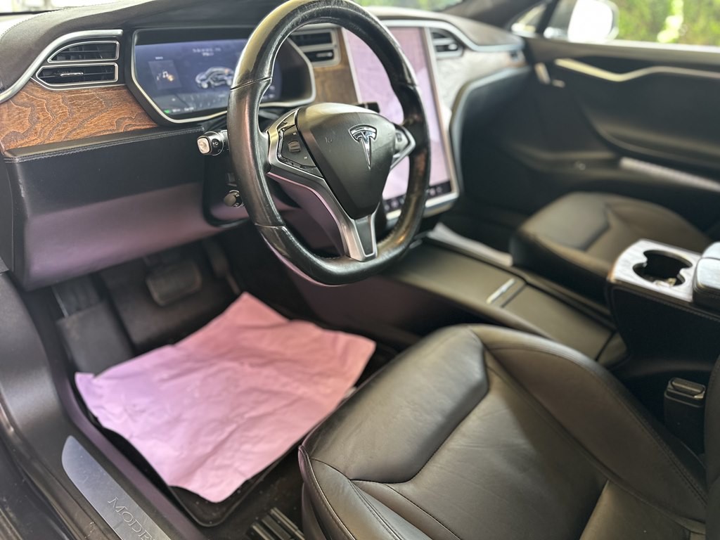 2016 Tesla Model S Image 10