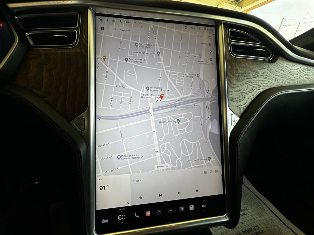 2016 Tesla Model S Image 12