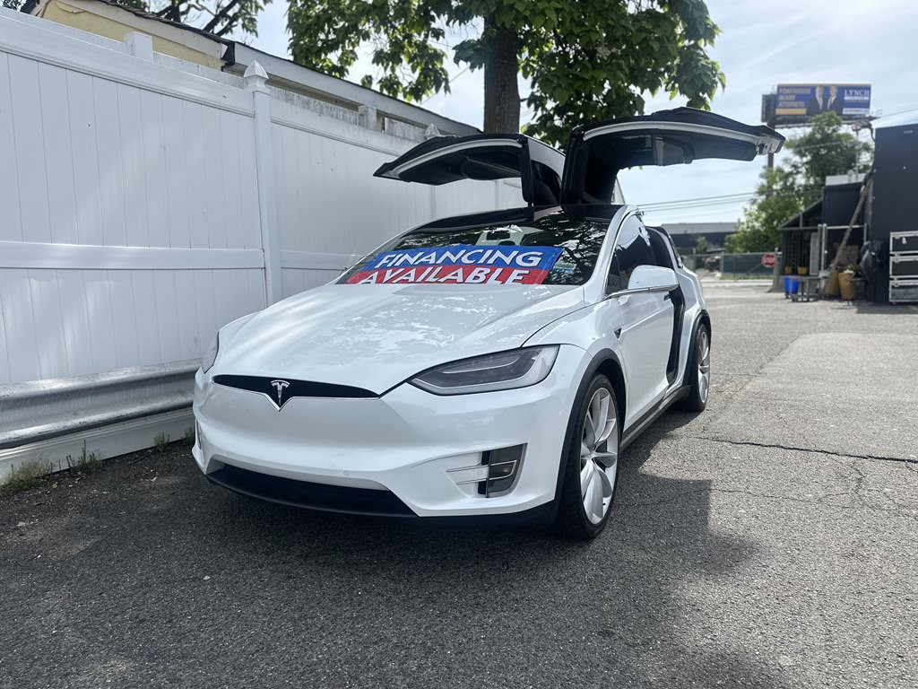 2016 Tesla Model X Image 1