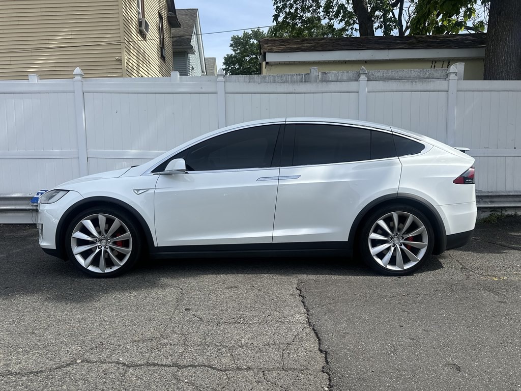 2016 Tesla Model X Image 4