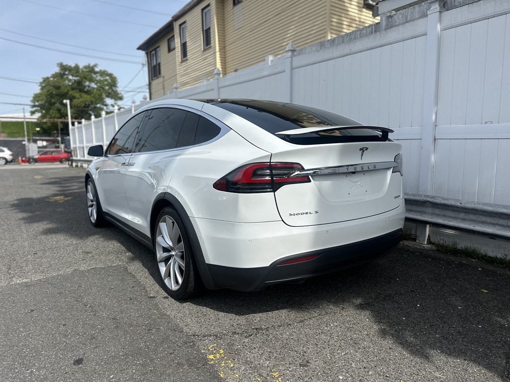 2016 Tesla Model X Image 5