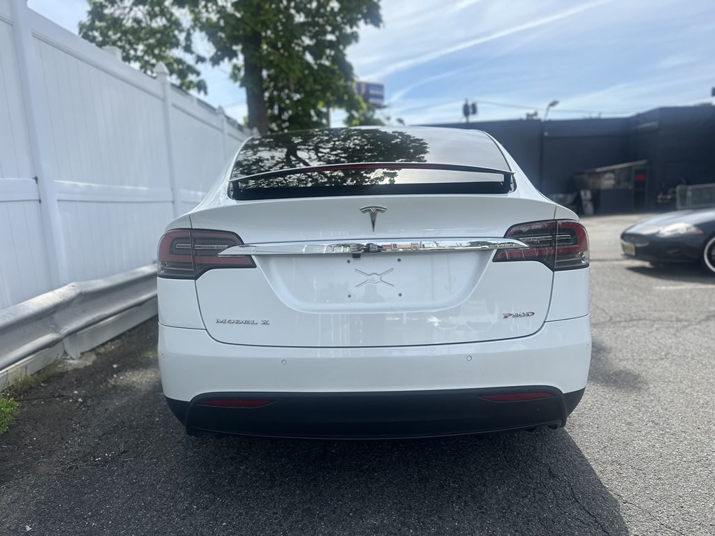 2016 Tesla Model X Image 6
