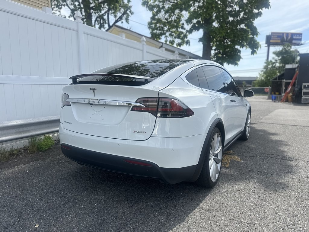 2016 Tesla Model X Image 7