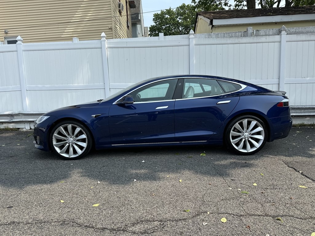 2017 Tesla Model S Image 4