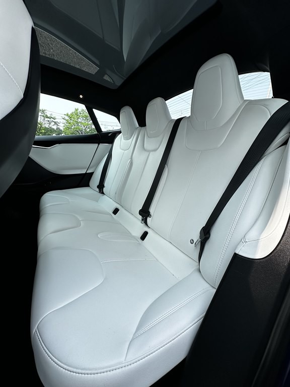 2017 Tesla Model S Image 16