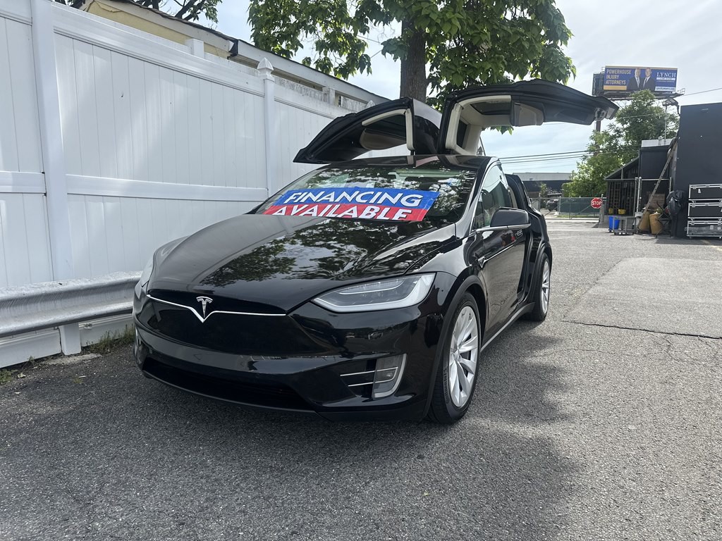 2016 Tesla Model X Image 1