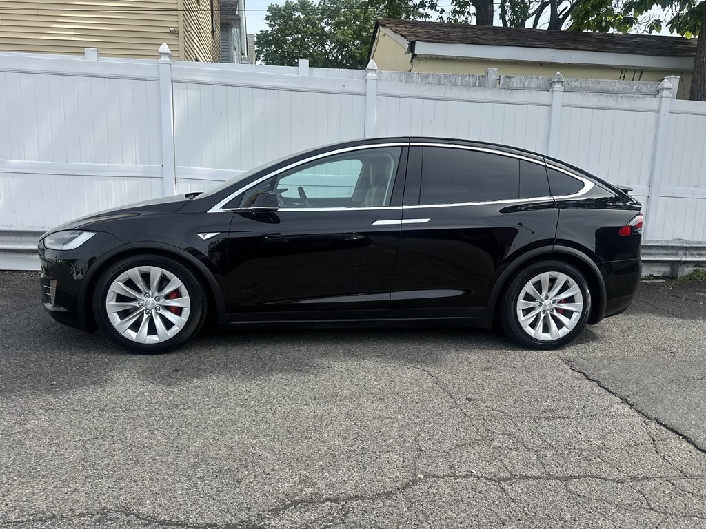 2016 Tesla Model X Image 4