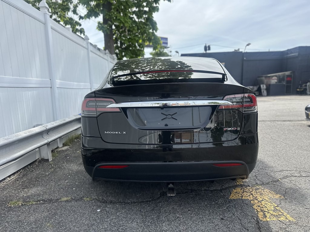 2016 Tesla Model X Image 6