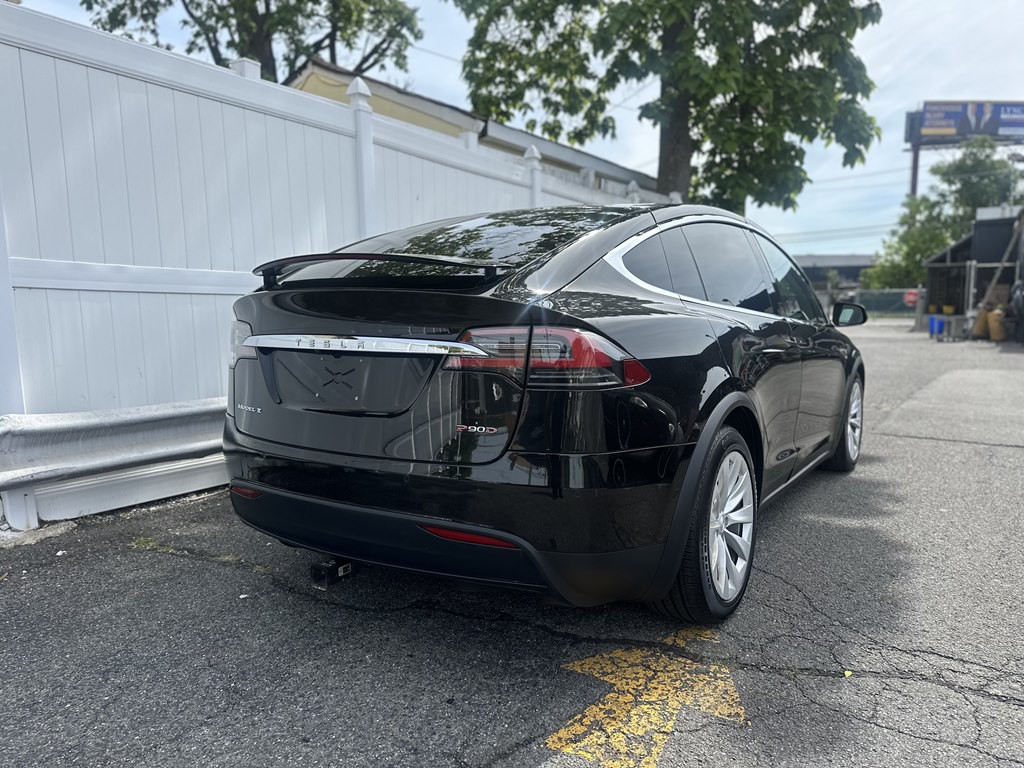 2016 Tesla Model X Image 7