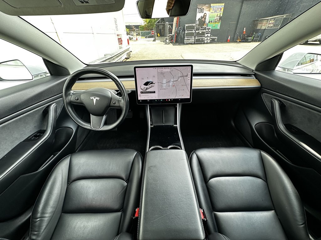 2018 Tesla Model 3 Image 9