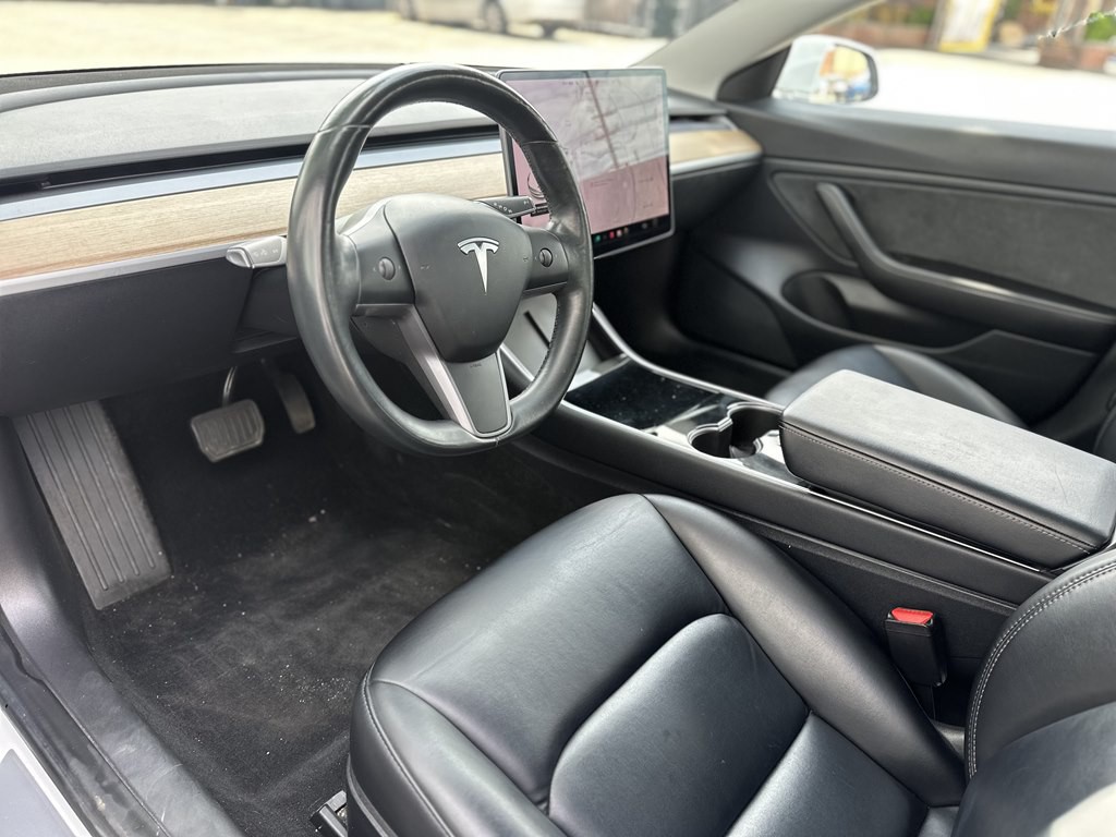 2018 Tesla Model 3 Image 10