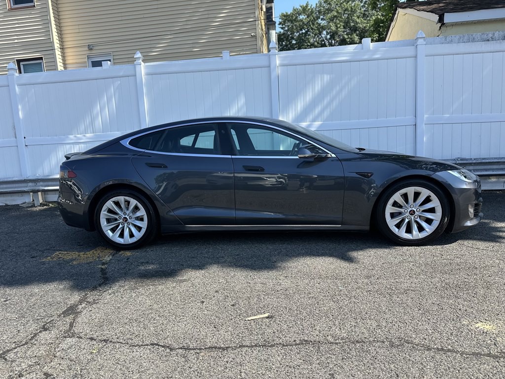 2017 Tesla Model S Image 8