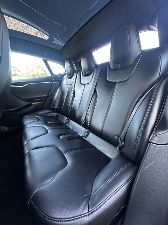 2017 Tesla Model S Image 15