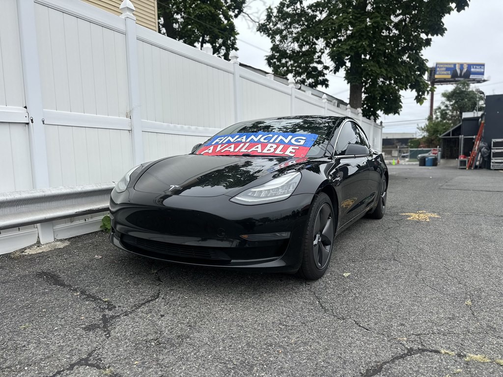 2019 Tesla Model 3 Image 1