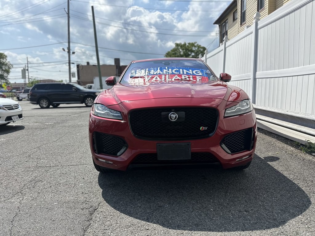 2017 Jaguar F-PACE Image 2