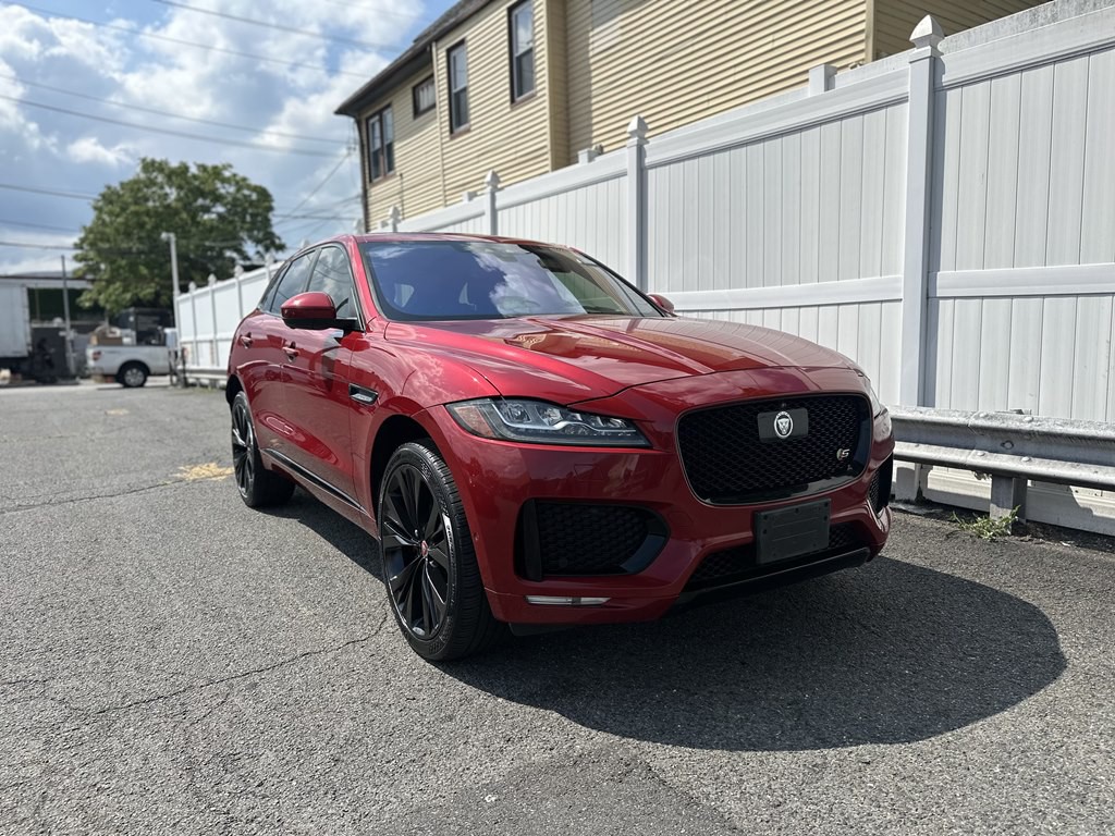 2017 Jaguar F-PACE Image 3