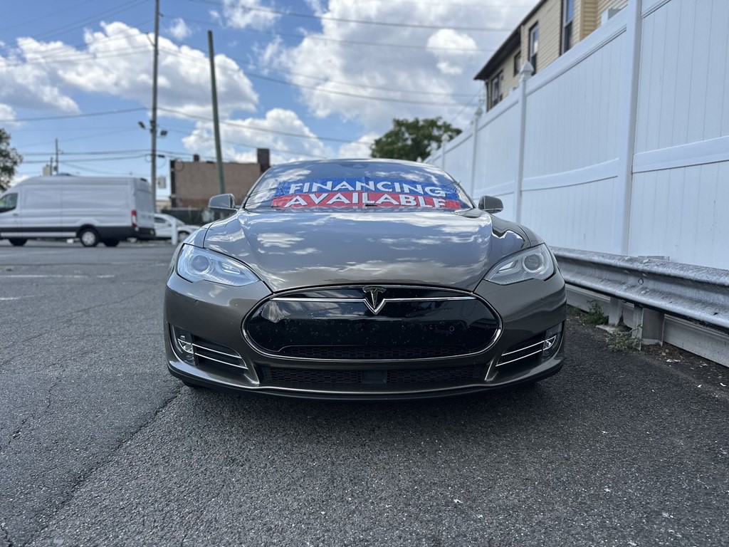 2016 Tesla Model S Image 2
