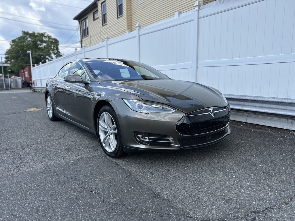 2016 Tesla Model S Image 3