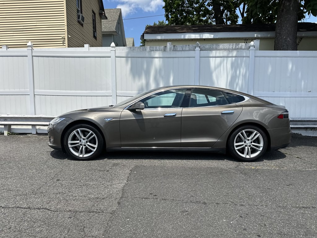 2016 Tesla Model S Image 4
