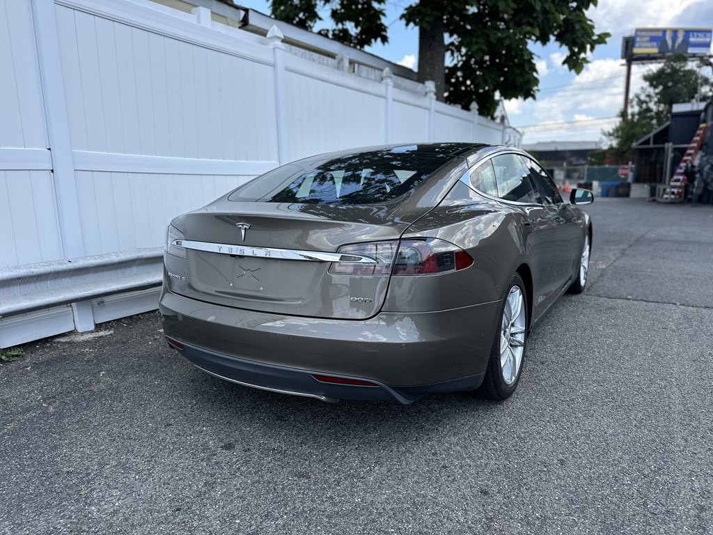2016 Tesla Model S Image 7