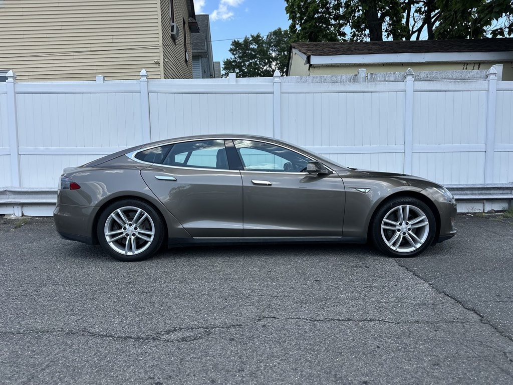 2016 Tesla Model S Image 8
