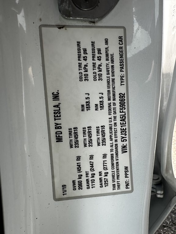 2020 Tesla Model 3 Image 16