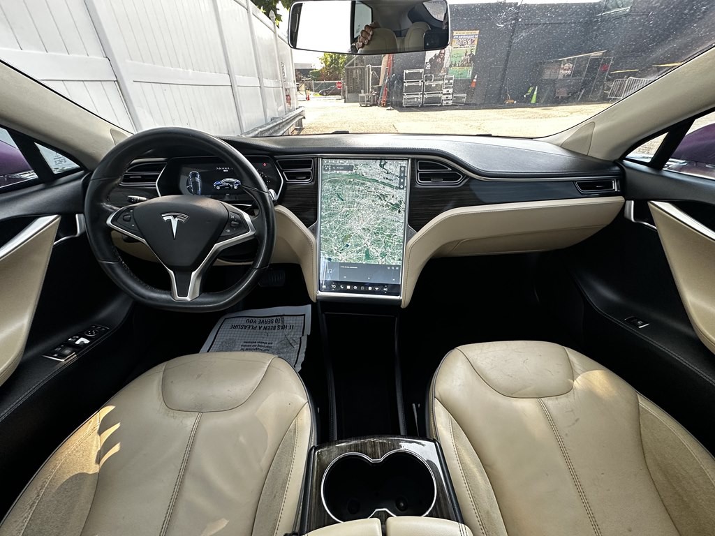 2014 Tesla Model S Image 9