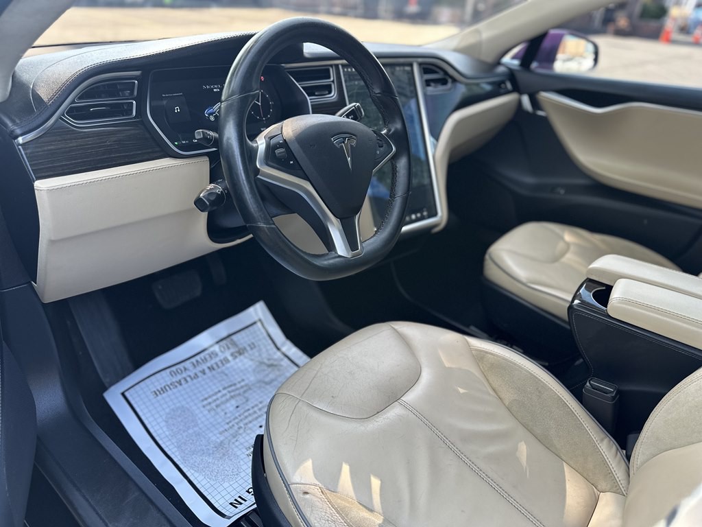 2014 Tesla Model S Image 10