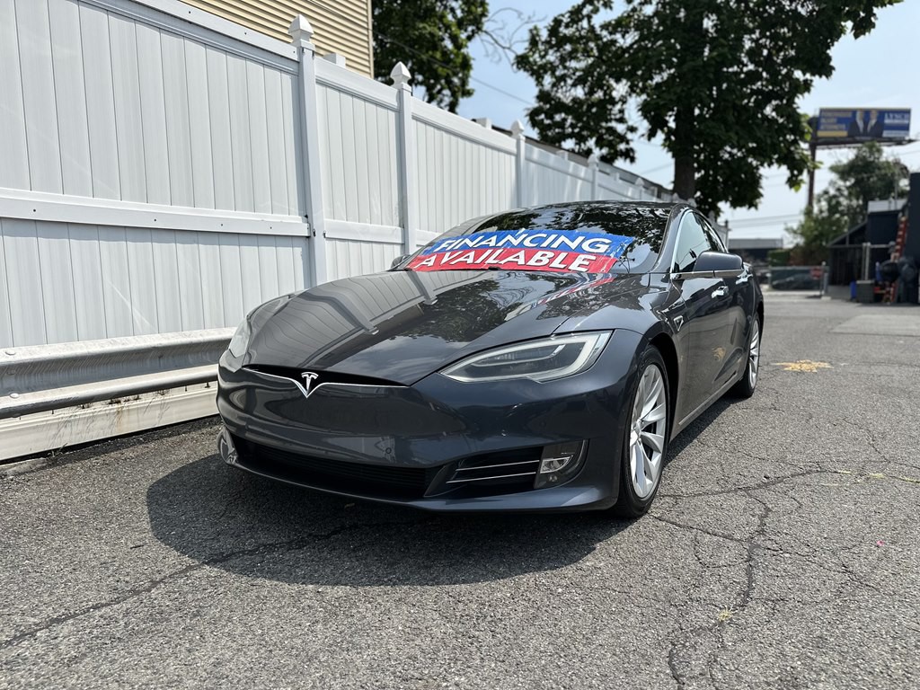2016 Tesla Model S Image 1