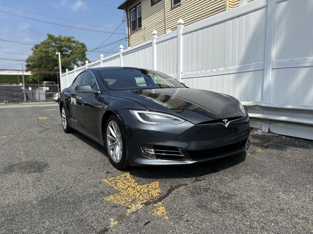 2016 Tesla Model S Image 3