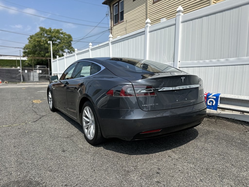 2016 Tesla Model S Image 5