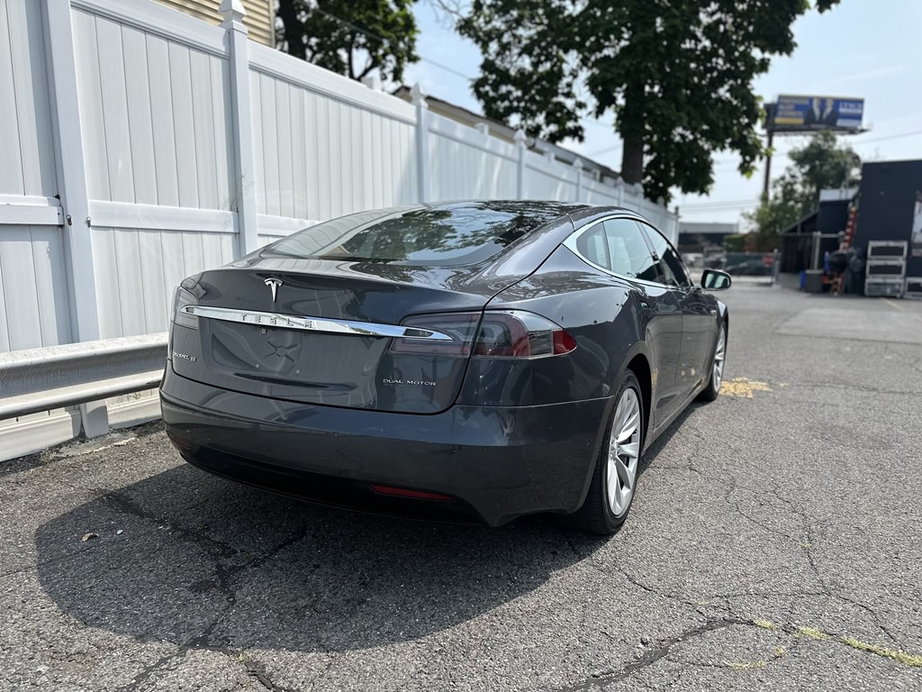 2016 Tesla Model S Image 7