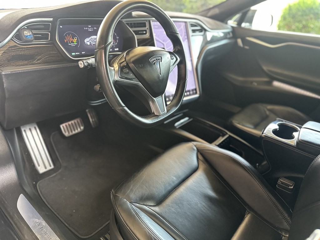 2016 Tesla Model S Image 10