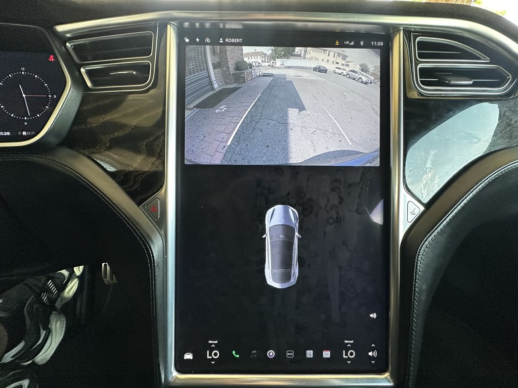 2016 Tesla Model S Image 13