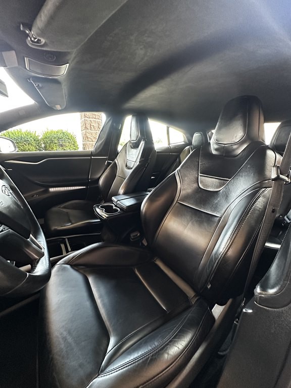2016 Tesla Model S Image 14