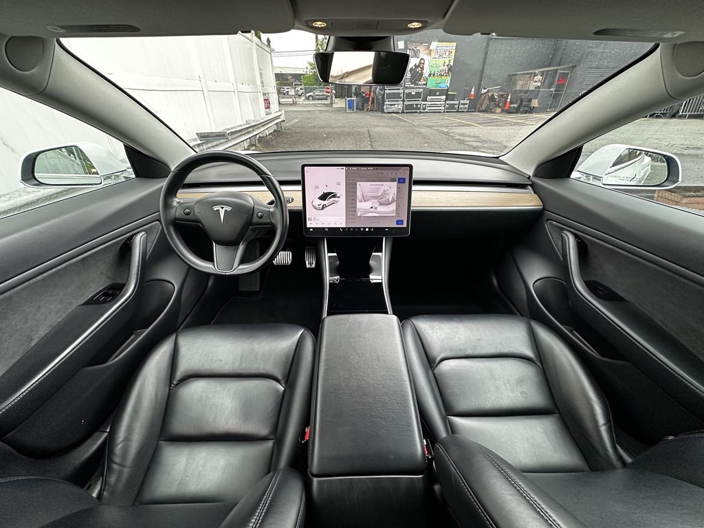 2018 Tesla Model 3 Image 8