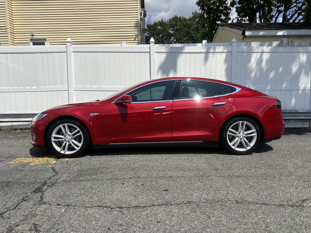 2015 Tesla Model S Image 4