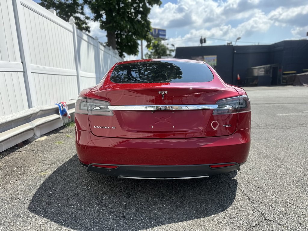 2015 Tesla Model S Image 6