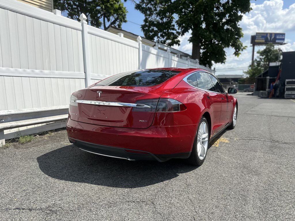 2015 Tesla Model S Image 7