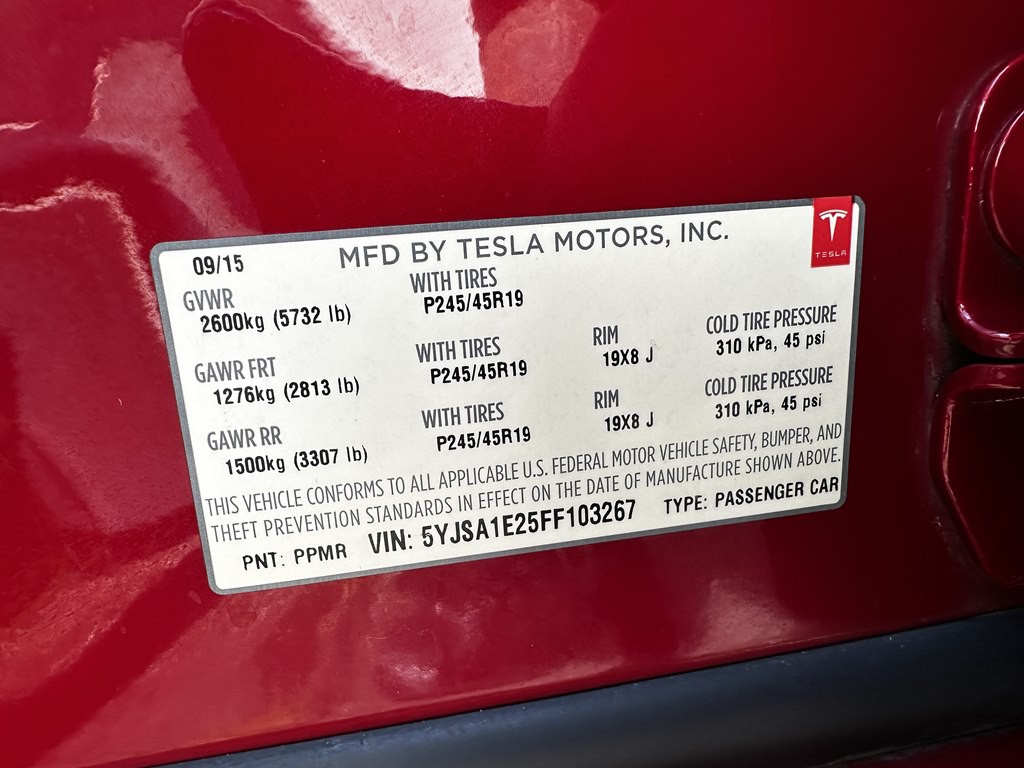 2015 Tesla Model S Image 16